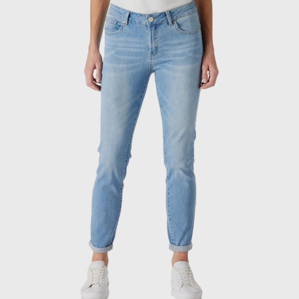 Rhodanthe Light Wash Boyfriend Skinny Jeans Size 2